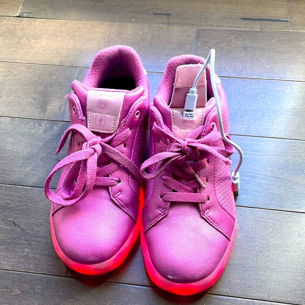 Geox purple light sneakers size3 youth